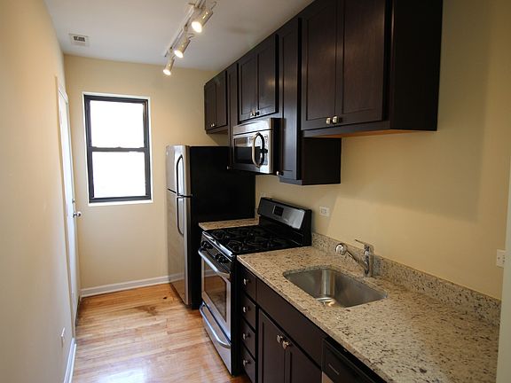 5th image of 3119 W Lawrence Ave #2E