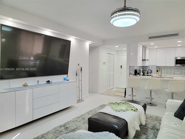 3505 S Ocean Dr #901 — Photo 5