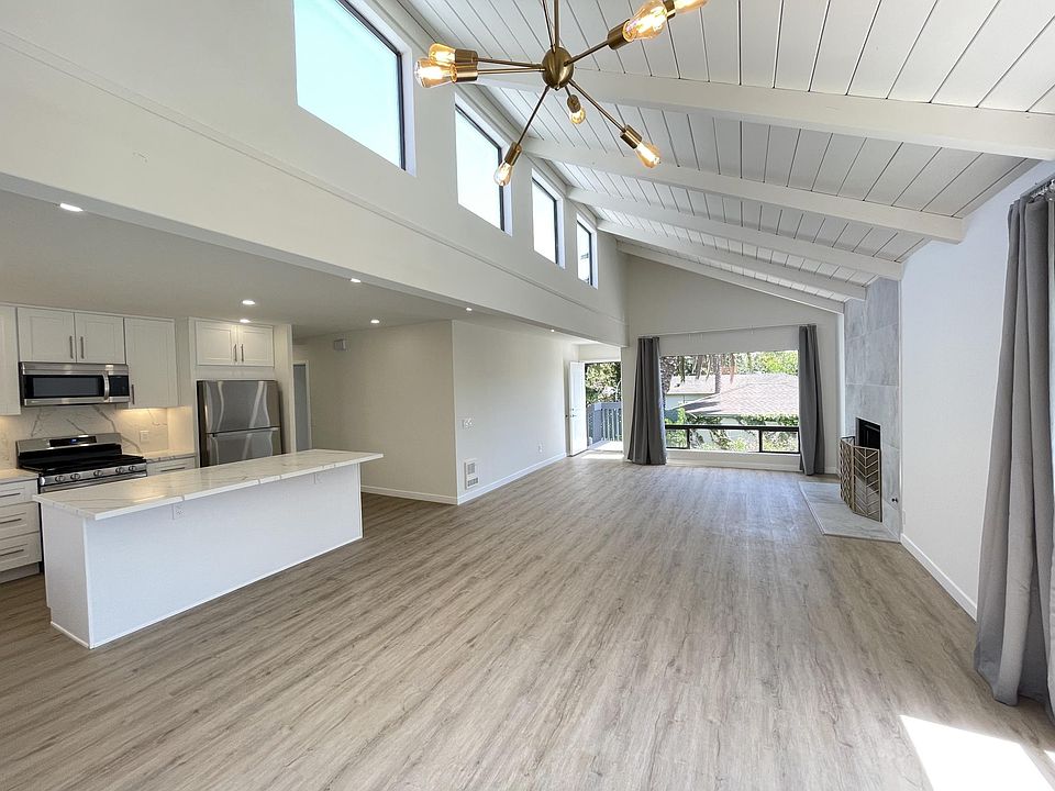 1st image of 3711 Promontory St