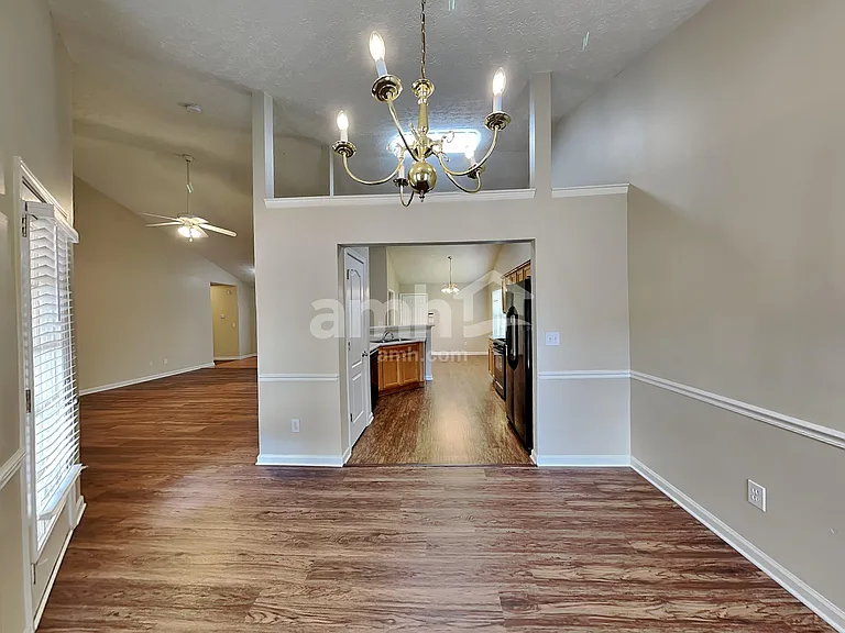 5455 Yellow Pine Dr — Photo 5
