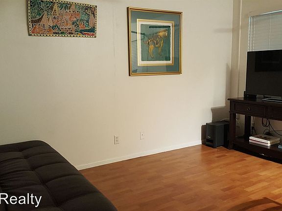 3rd image of 75-6008 Alii Dr APT 228