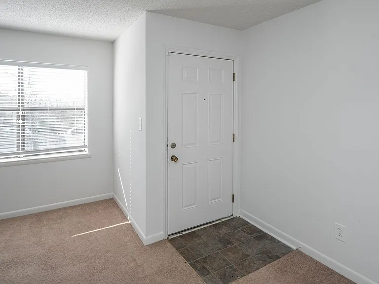 Dana Apartments — Photo 19