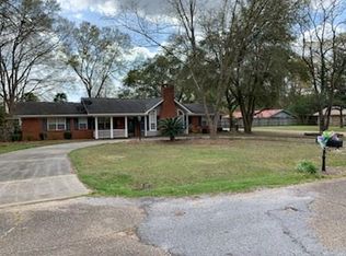 1400 Walnut St, Waynesboro, MS 39367