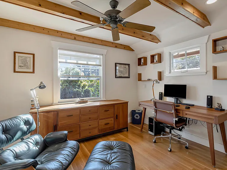 1568 Mariposa Ave — Photo 21