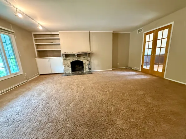6410 Offshore Dr, Madison, WI 53705