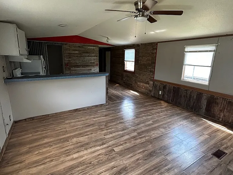 80 San Antonio St #STREET84 — Photo 6