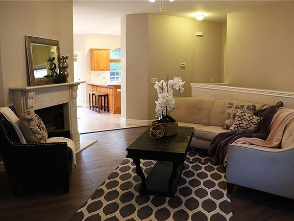 4th image of 1517 NW Bell Royal Cir