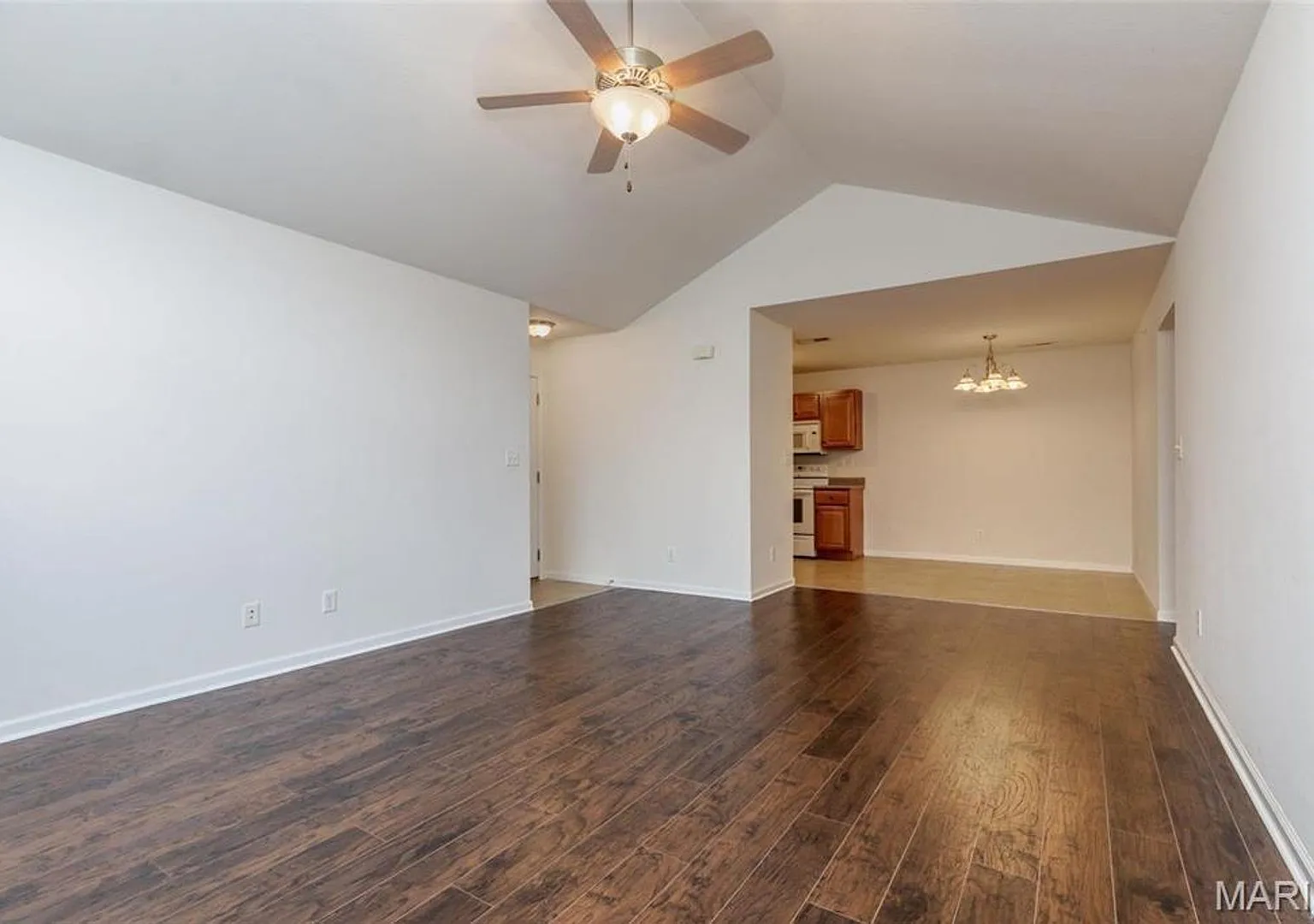 Lexington Place Apartments — Photo 4