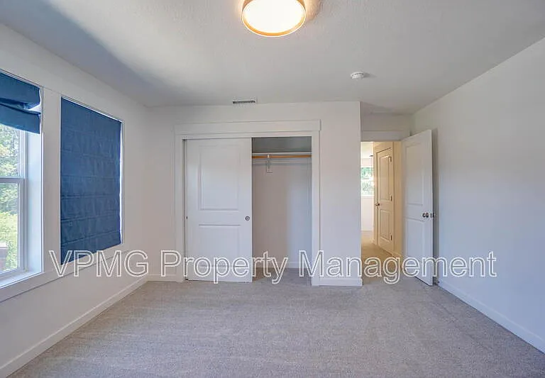 935 SE 36th St — Photo 29