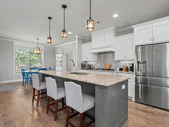 2nd image of 9409 Cliffside Dr