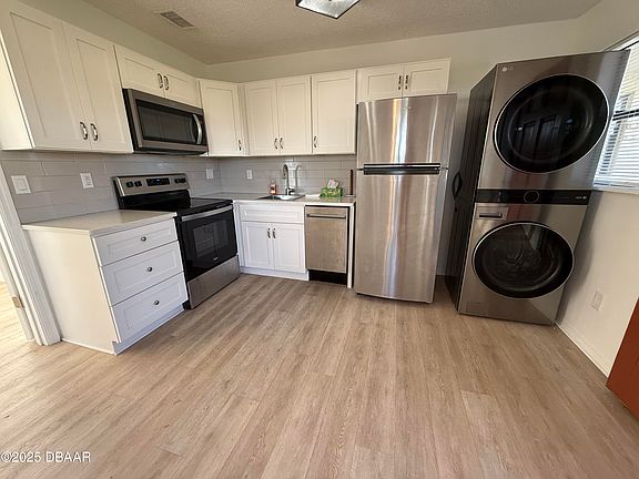 3rd image of 11 Oriole Cir