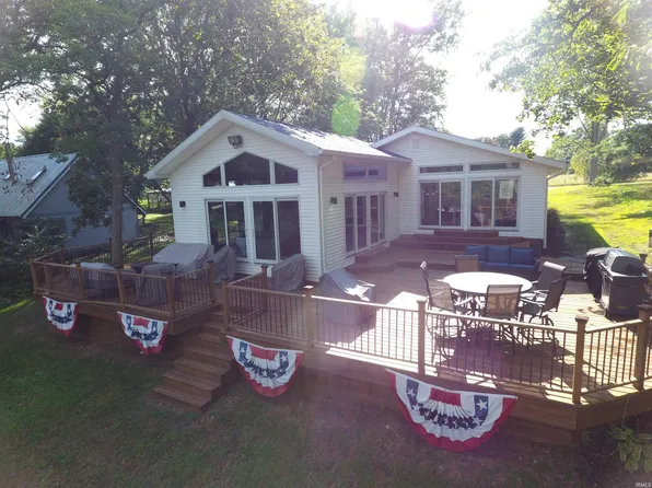 8379 N Kiger Dr, Monticello, IN 47960