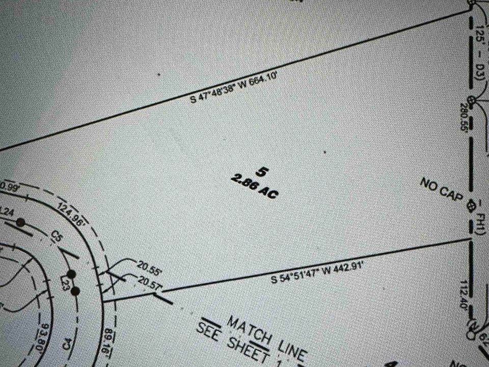 1st image of 5 Fieldstone Dr