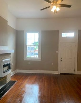 living room/den