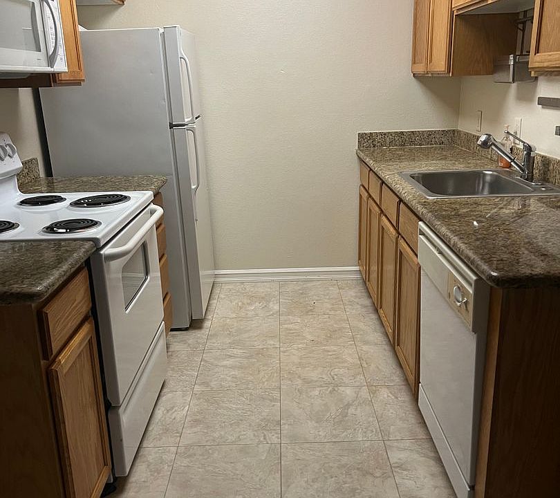1st image of 620 Arcadia Dr