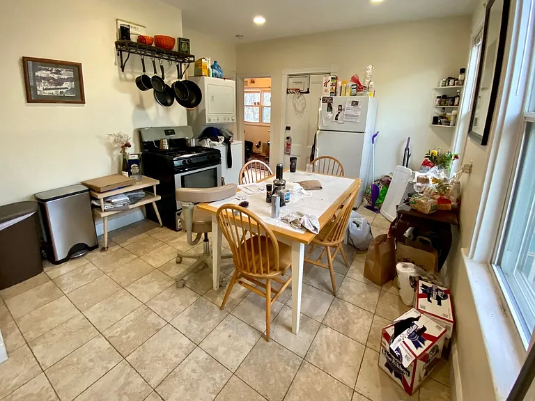 2 Oswald St #3C — Photo 16