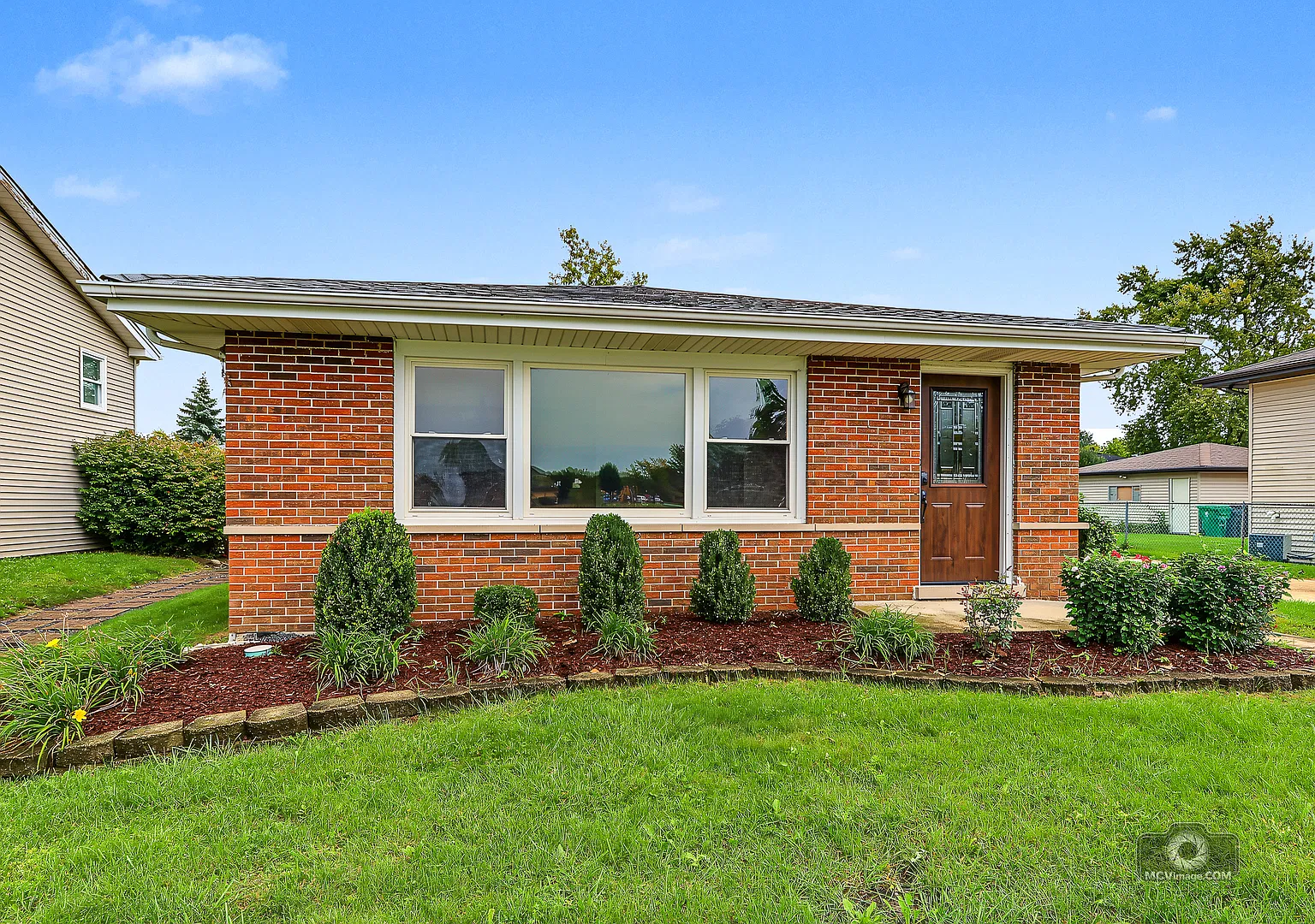 3 bed, 1400 sqft, $2,600 — Photo 1