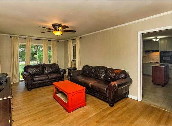 5th image of 751 Ashwood Dr E