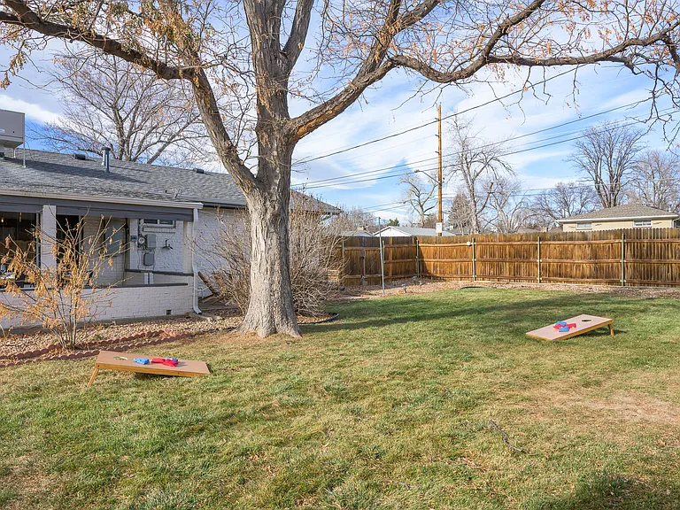 Oakwood St — Photo 33