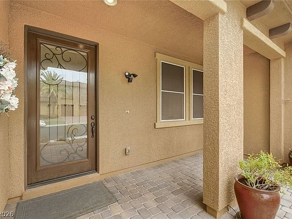 4th image of 956 Rue Grand Paradis Ln