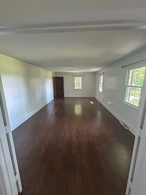 3 bed, 1850 sqft, $2,500 — Photo 3