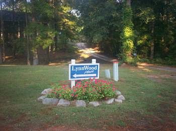 2nd image of 841 Frenwood Ln