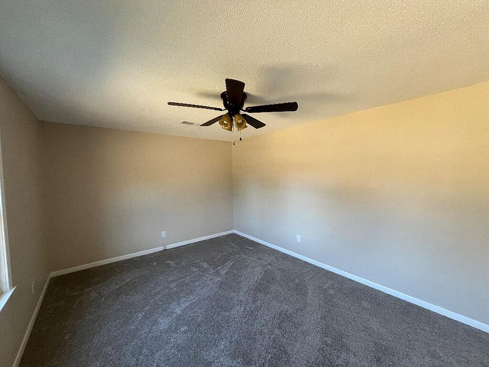 2nd image of 308 Cheyenne Cir