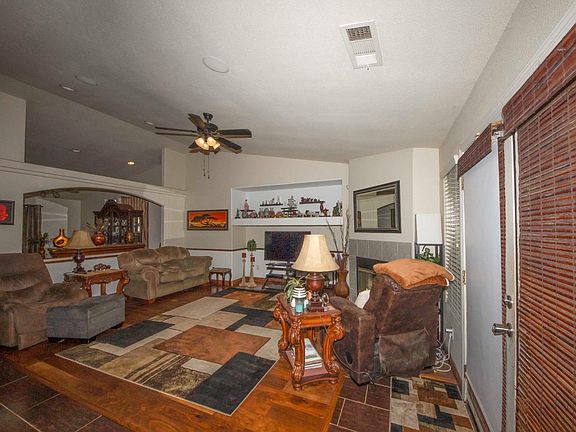 5th image of 2309 N Linda Vista St