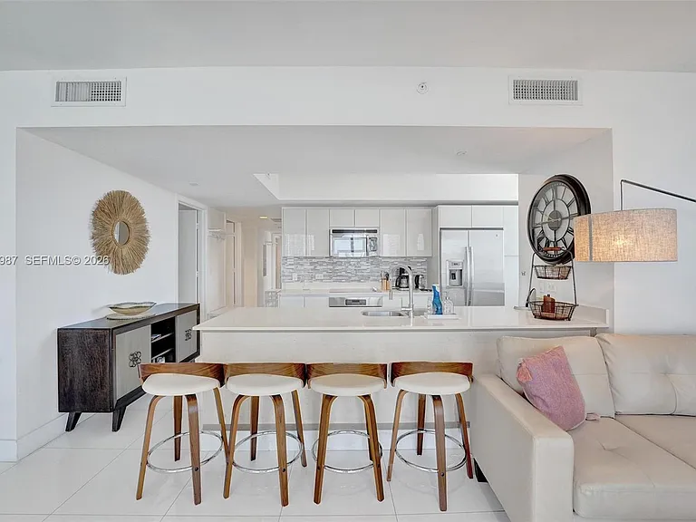 2600 E Hallandale Beach Blvd #T1902 — Photo 3