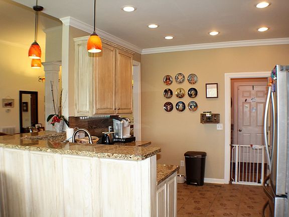 3rd image of 4813 River Bend Ct
