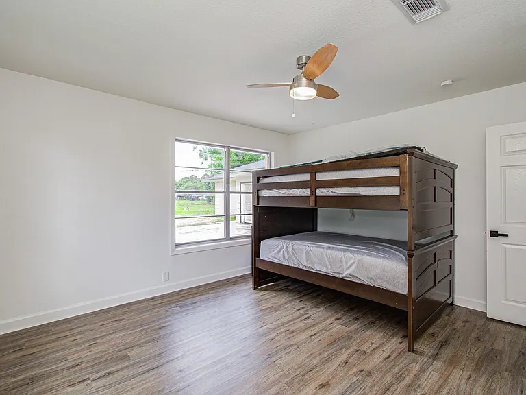 709 S McCarty Ave — Photo 34