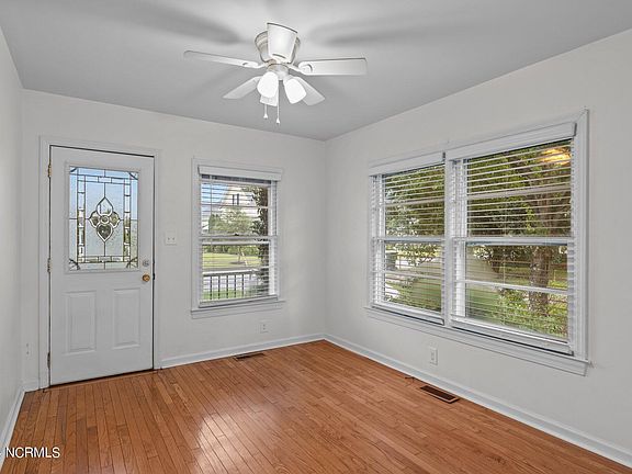 4th image of 1014 Broad Street