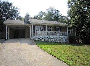 6256 Oak Leaf Dr, Flowery Branch, GA 30542