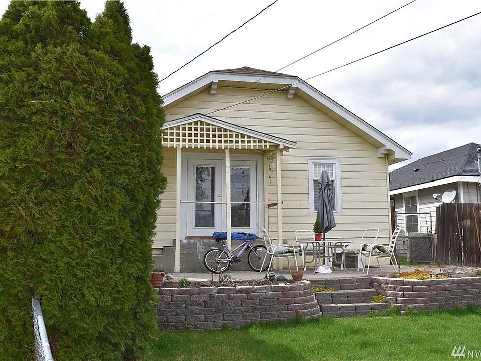 1st image of 207 N Emerson Ave