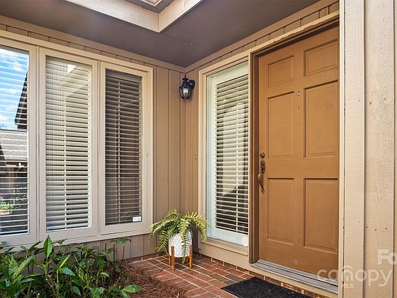 3rd image of 4923 Torrey Pines Ct