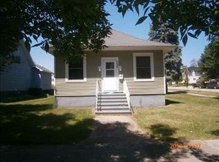 702 Dakota Ave, Gladstone, MI 49837