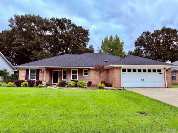 2516 Southern Oaks Dr, Cantonment, FL 32533