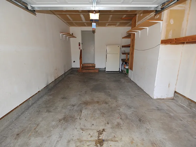 9972 N Hillview Dr — Photo 40