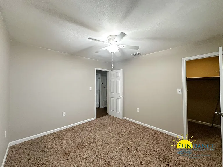 624 Lloyd St — Photo 10