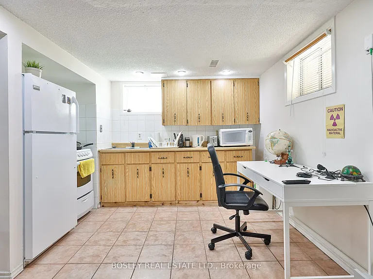 283 Davisville Ave #LOWER — Photo 5