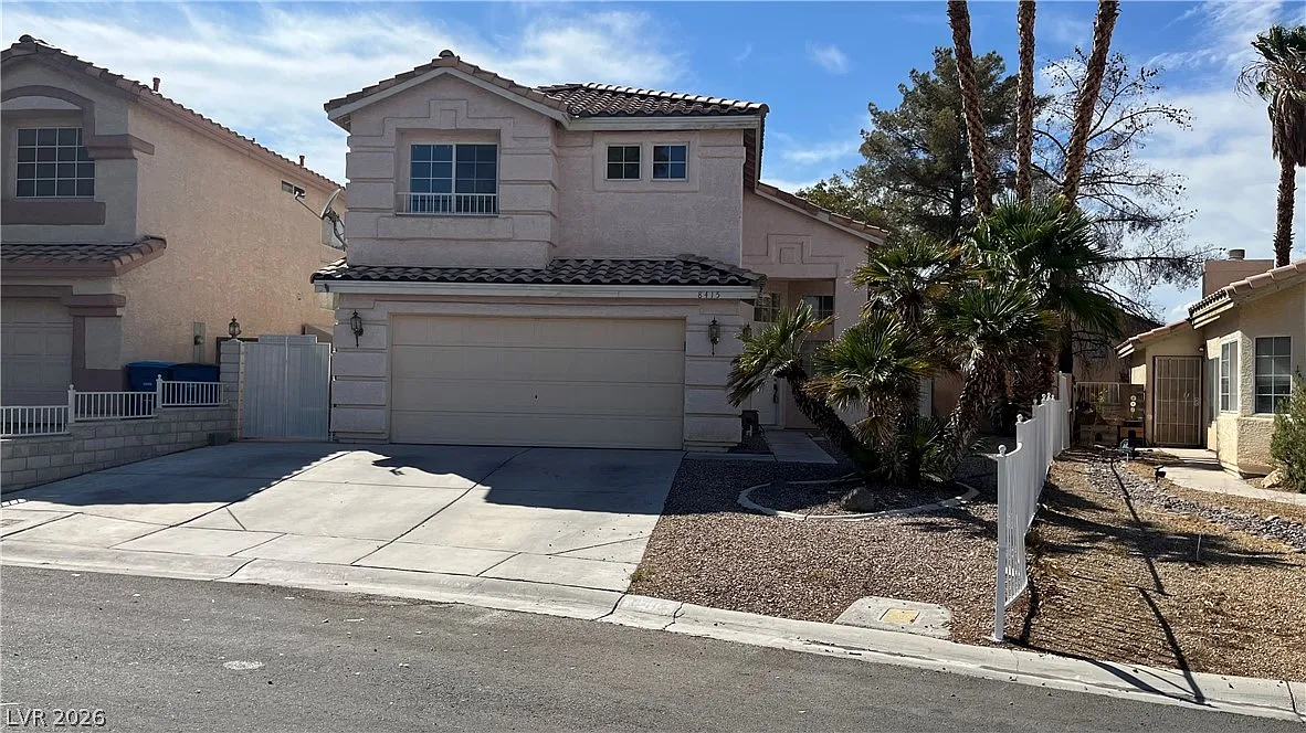 3 bed, 2.5 bath, 2034 sqft, $1,999 — Photo 2
