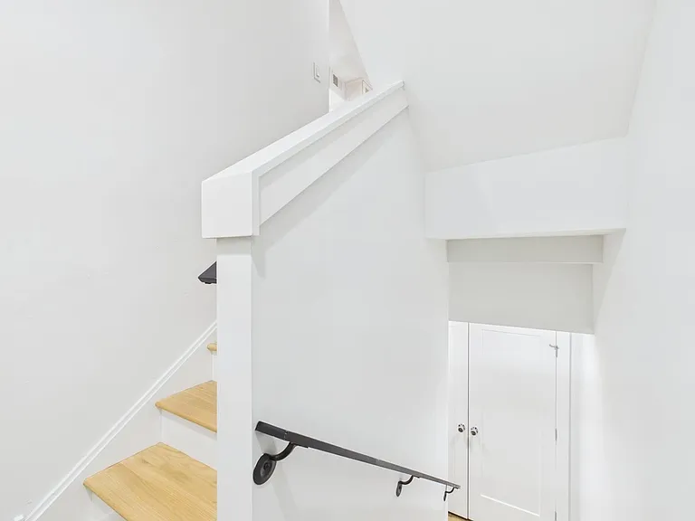 212 Bainbridge St #3 — Photo 18