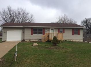 113 Autumn St SW, Shellsburg, IA 52332