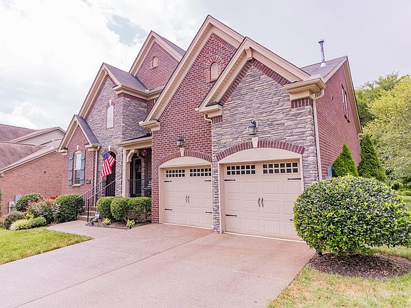 3rd image of 8325 Parkfield Dr