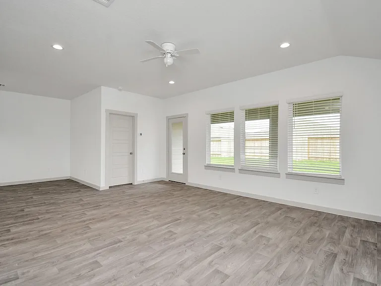 7803 Golden Rubia Ln — Photo 30