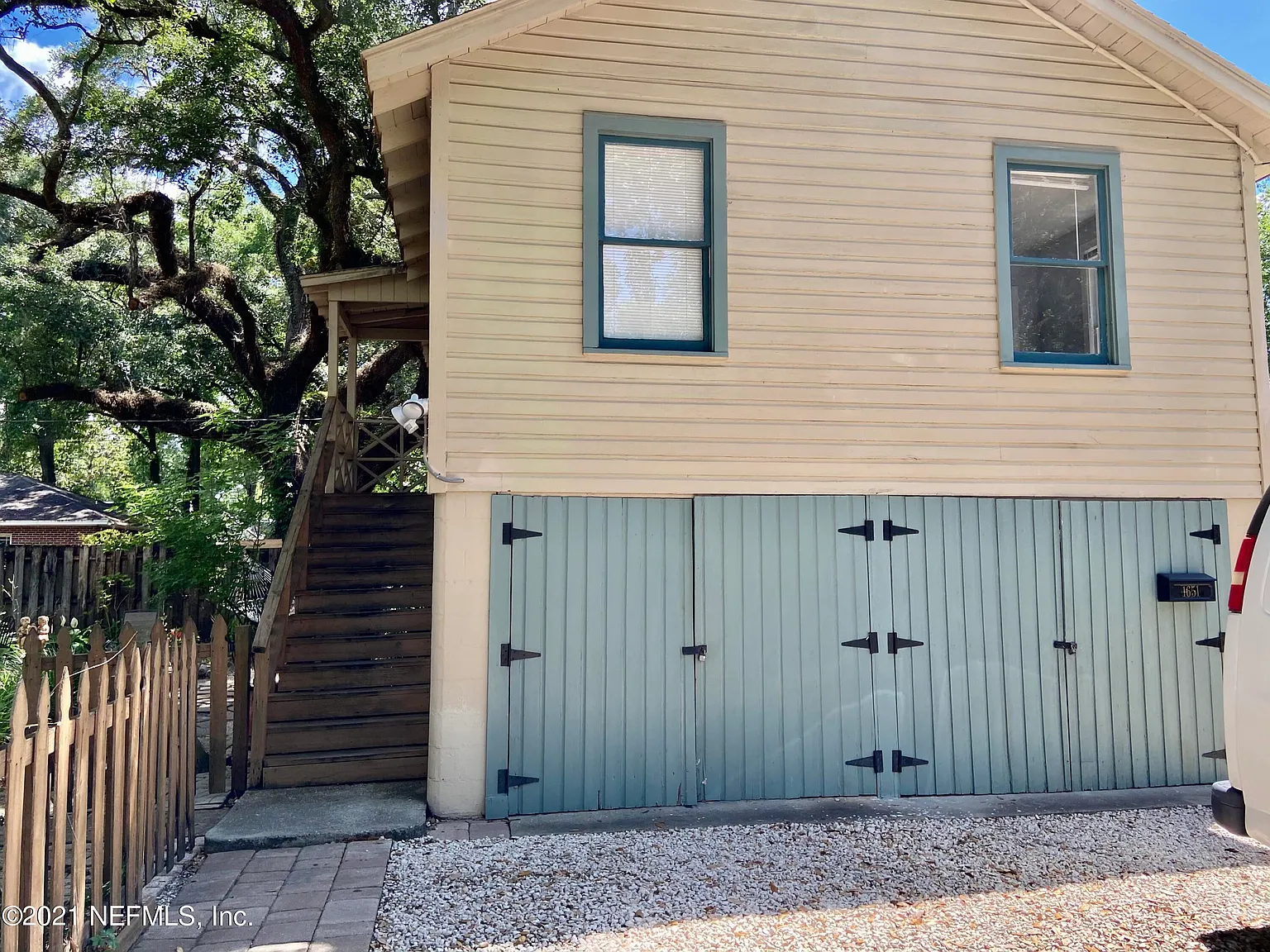 2 bed, 1.0 bath, 800 sqft, $1,295 — Photo 1