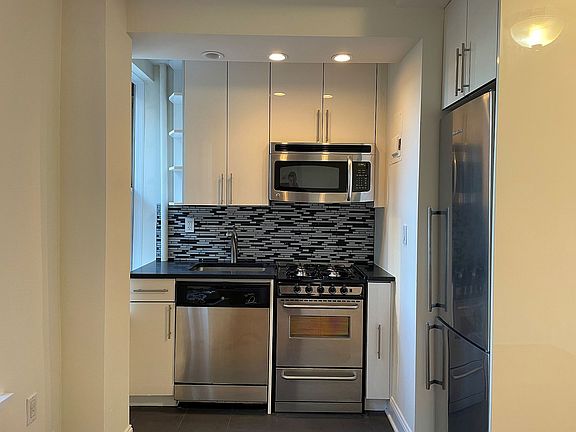 2nd image of 309 W 57th St APT 1508
