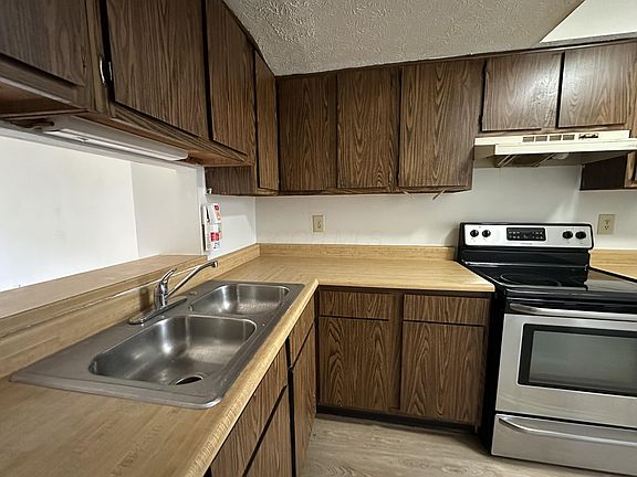 2nd image of 1243 Green Valley Dr