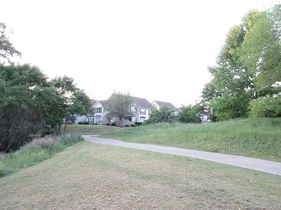 2nd image of 2309 Montgomerie Arch