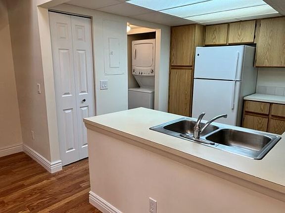 5th image of 4252 Palm Bay Cir APT A